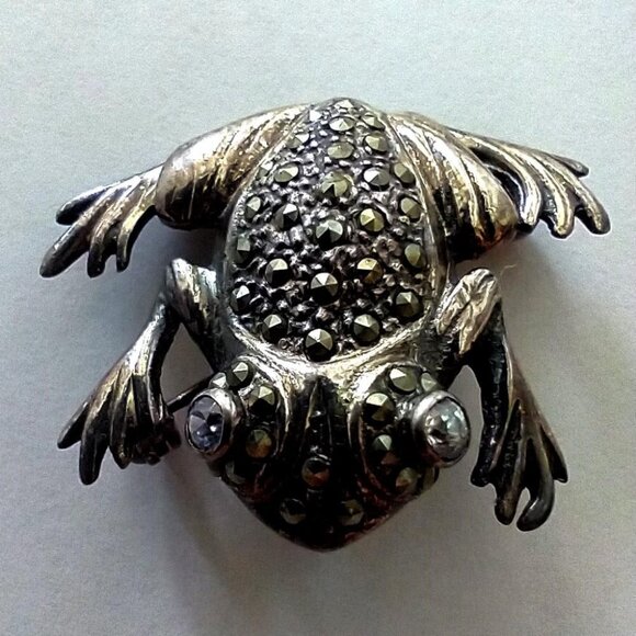 Vintage 925 Silver Frog Brooch Marcasite Studded - Translucent Gemstone Eyes - Picture 1 of 12